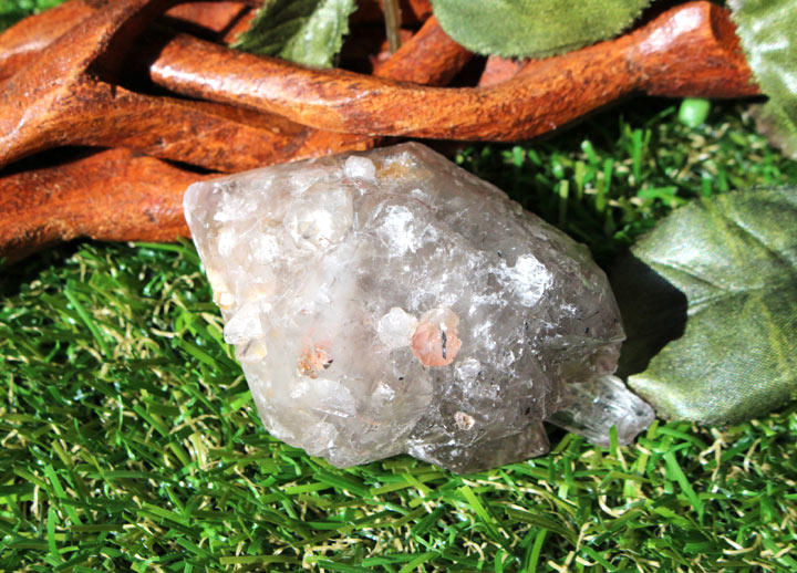 原石 エレスチャルセプター01（天然石 パワーストーン 松茸水晶 インスピレーション 鉱物標本 鉱物）を置いて撮影